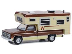 30407 - Greenlight Diecast 1982 Chevrolet C20 Silverado Camper Special Pickup