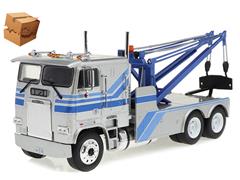 86632-BOX - Greenlight Diecast 1984 Freightliner FLA 9664 Tow Truck