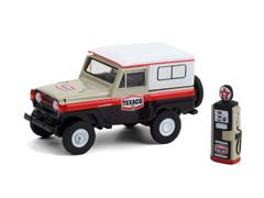 97100-A - Greenlight Diecast Texaco 1967 Nissan Patrol