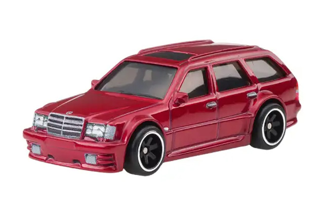 Mercedes-Benz E 36 AMG in Red - FPY86-JBK69