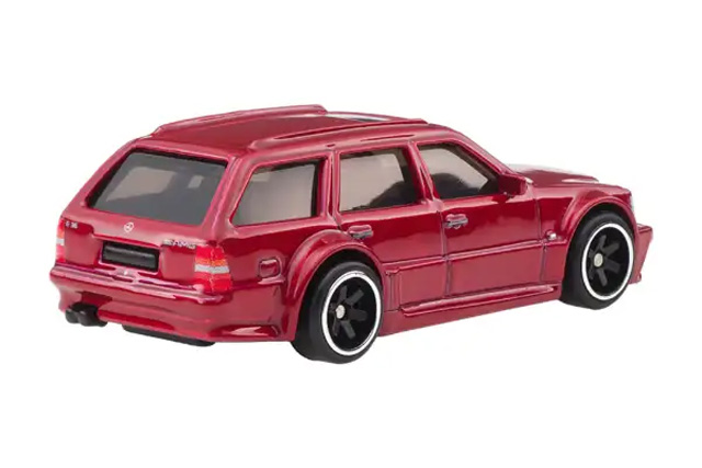 Mercedes-Benz E 36 AMG in Red - FPY86-JBK69