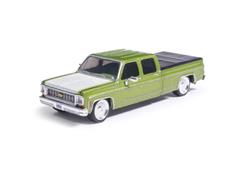 IXO AMERICA #IA64037 - 1974 Chevrolet Cheyenne Super C10 Crew Cab Fleetside Lowered Pickup in Lime Green Metallic