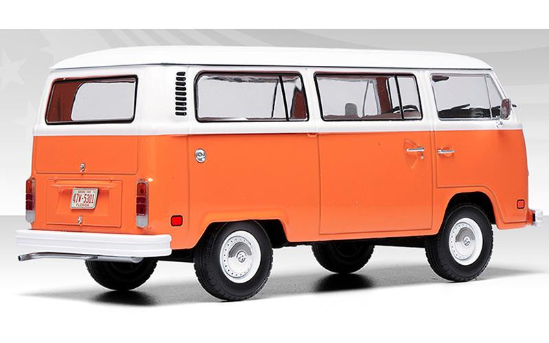 ミニカー IXO VW Bus FF SG Zeven Ortswehr Zeven v1_u24rdc002.jpg