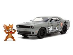 JADA TOYS #33722 - Tom and Jerry - 2015 Dodge Challenger Hellcat with Diecast Jerry Figure