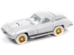 JOHNNY LIGHTNING #JLMC029-A-F-SP - 1967 Chevrolet Corvette in White with White Tires and Gold Rims