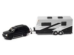 Johnny Lightning 2005 Cadillac Escalade