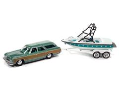 Johnny Lightning 1973 Chevrolet Caprice Woody Wagon