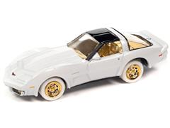 JLSP338-B-SP - Johnny Lightning 1982 Chevrolet Corvette WHITE LIGHTNING