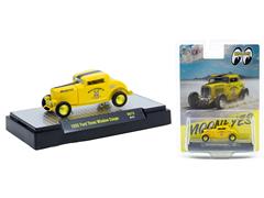M2MACHINES #31500-HS72-SP - Mooneyes - 1932 Ford Three Window Coupe in Yellow with Mooneyes Graphics and Gold Chrome Rims and Accents