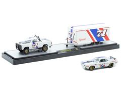 M2MACHINES #36000-85-C - 1974 Dodge W200 Power Wagon and 1971 Plymouth HEMI Cuda 71 in Enclosed Trailer in White with Red and Blue