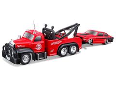 15055-AM - Maisto Diecast 1953 Mack B 61 Tow Truck Hauling