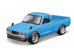 32528BL - Maisto Diecast 1973 Datsun 620 Pick up