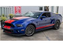 SHELBY COLLECTIBLES #SC64011 - 2013 Ford Mustang Shelby GT500 in Red and Blue