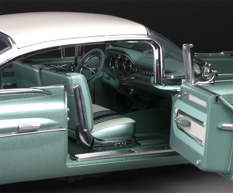 Modèle réduit Pontiac Bonneville Open Convertible, 1959, Rouge 1/18