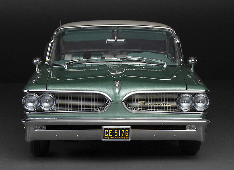 1959 Pontiac Bonneville Hard Top in Jademist Green and Cameo Ivory