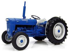 2902 - Universal Hobbies Fordson Super Dexta Diesel 2000 Tractor US