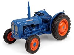 6270 - Universal Hobbies Ford Dexta Utility Tractor 1960 diecast metal