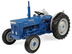 6275 - Universal Hobbies Ford Super Dexta Diesel 2000 Tractor diecast