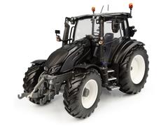 6291 - Universal Hobbies Valtra G135 Tractor
