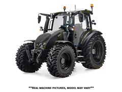 6440 - Universal Hobbies Valtra G135 Tractor