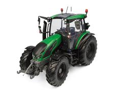 6441 - Universal Hobbies Valtra G135 Tractor