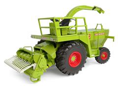 UNIVERSAL HOBBIES #6772 - Claas Jaguar 80SF Combine with Pick-up No Cabin