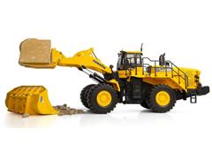 8153 - Universal Hobbies Komatsu WA600 8 Stone Handler