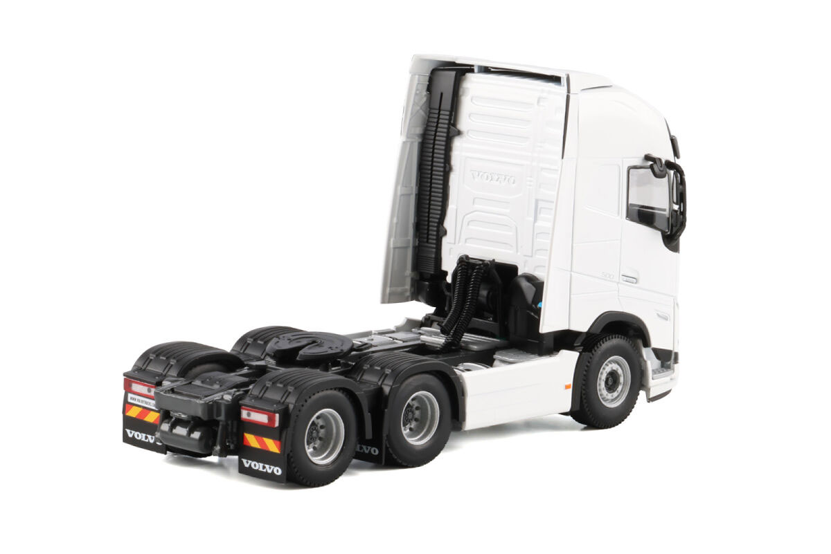 Volvo FH5 MY2024 Globetrotter 6X2 Tag Axle - Cab Only - 03-2060